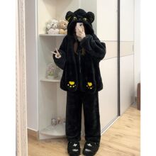 可爱猫咪连帽珊瑚绒睡衣女冬季新款保暖加厚家居服大码套装可外穿