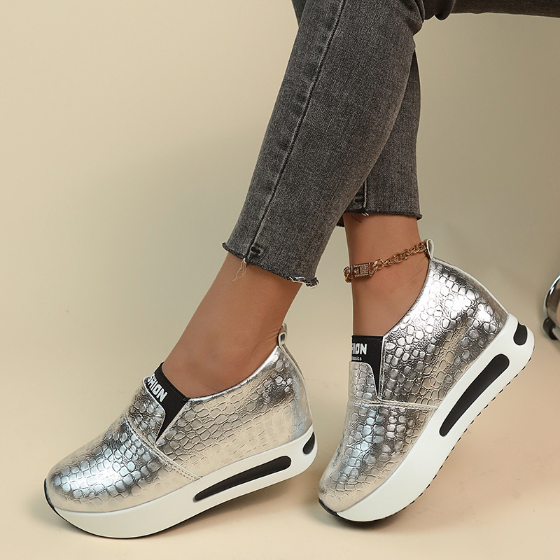 European and American Casual Large Size Fashion Shoes for Women 2024 Autum New Platform Thick-Soled Glossy Flash Sports Shoes
