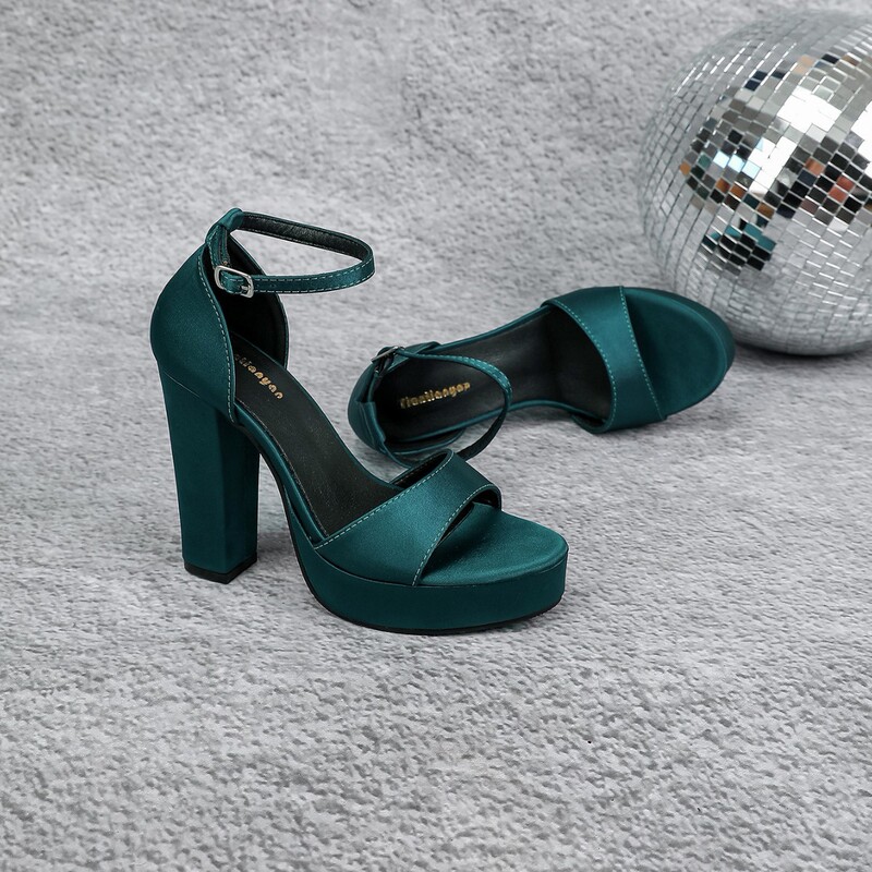 Waterproof Platform Thick-Soled Heel Sandals for Women, New Summer Style, High-Heeled, Wear-Resistant, Non-Slip, Open-Toe High Heels Waterproof Platform Thick-Soled Heel Sandals for Women, New Summer Style, High-Heeled, Wear-Resistant, Non-Slip, Open-Toe High Heels