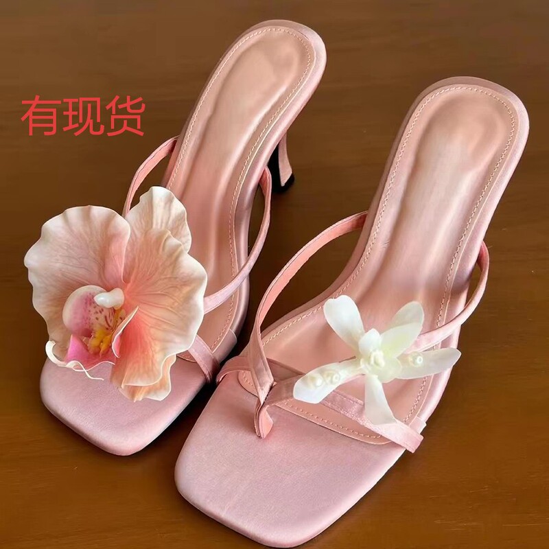 in stock French Handmade Asymmetric Flower Sandals Women's 2025 New Satin Pinch Thin Heels Half Heels in stock French Handmade Asymmetric Flower Sandals Women's 2025 New Satin Pinch Thin Heels Half Heels