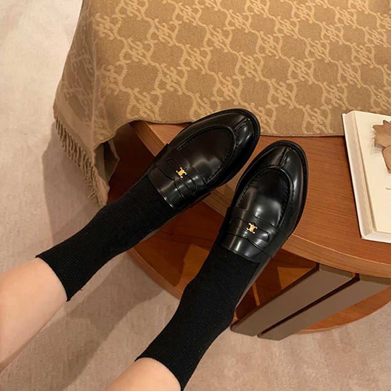 Mamá de uva estilo británico punta redonda pequeña hebilla de oro zapatos de una sola capa mocasines de plataforma de tacón grueso zapatos de cuero pequeños para mujeres primavera y otoño