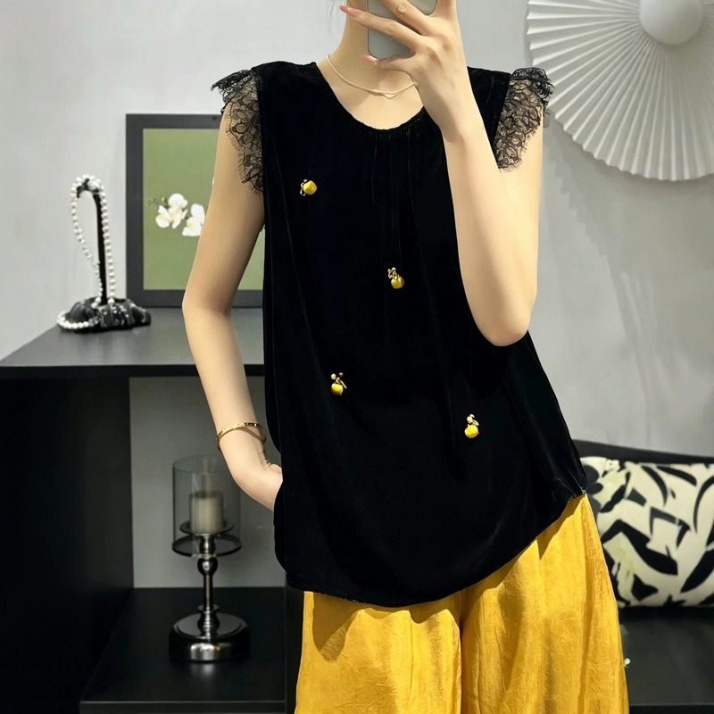 2026 Summer New Chinese-Style Silk Velvet Top with Exquisite Small Gold Ball Buttons + Lace Flutter Sleeve Design Sleeveless Shirt 2026 Summer New Chinese-Style Silk Velvet Top with Exquisite Small Gold Ball Buttons + Lace Flutter Sleeve Design Sleeveless Shirt