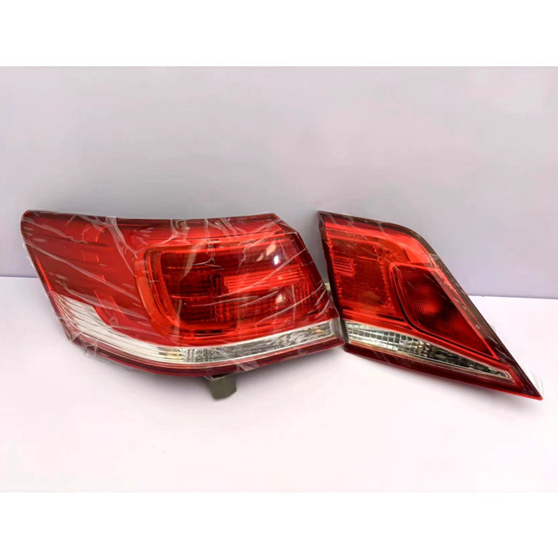 Suitable for 06-20 Toyota Camry rear tail lamp assembly left and right brake reversing lamp cover shell turn signal