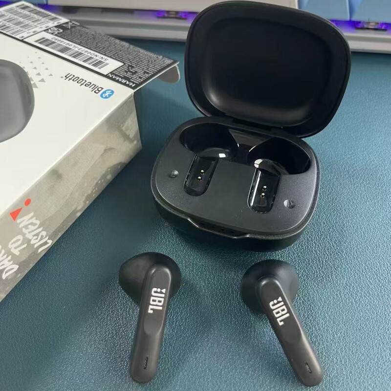 Wave 300twsは本当に無線bluetoothイヤホンが耳に入ります。|undefined