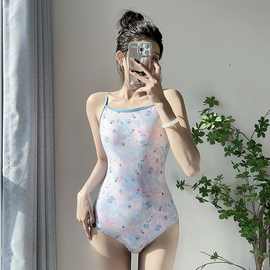 可爱少女学生保守连体竞速三角游泳衣女低叉微胖大码游泳馆训练夏