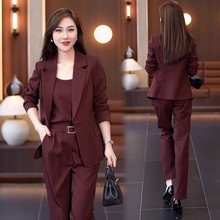 职业时尚西装套装女2025秋季新款气质显瘦西服外套吊带西裤三件套