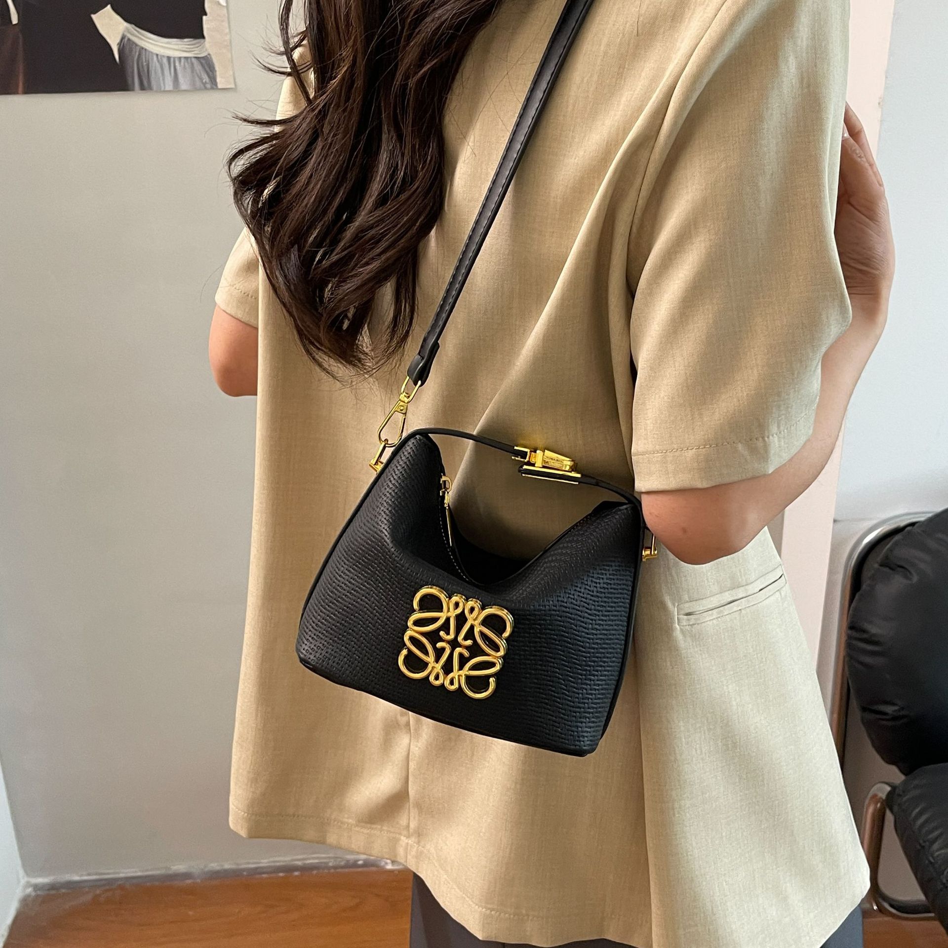 여성 PU 숄더 크로스백 지퍼 수납 데일리백