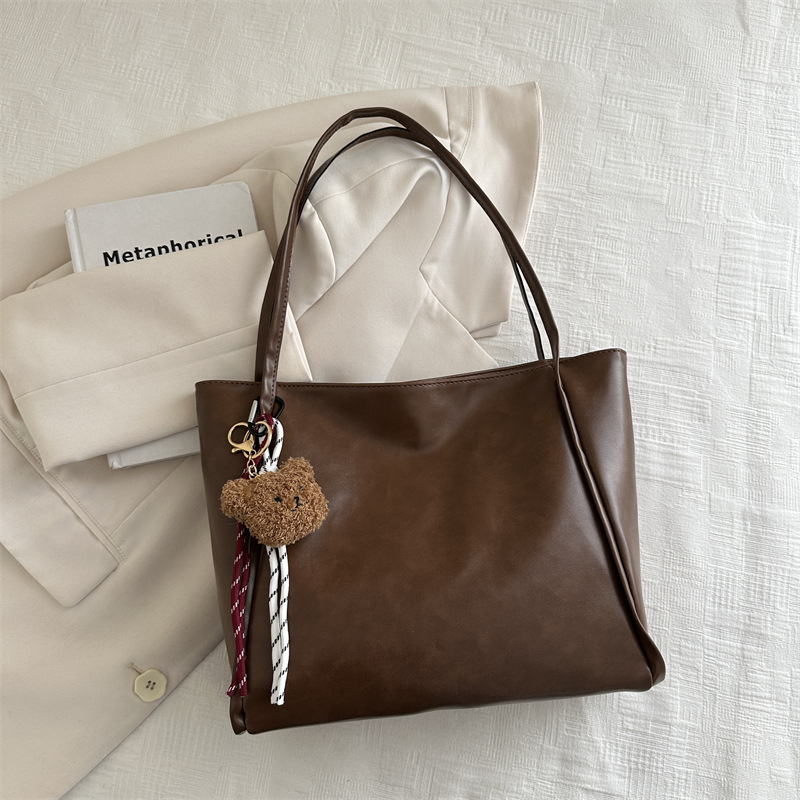 Colgante de cinta marrón clara