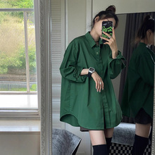 绿色中长款宽松衬衫女春秋季2025新款时尚洋气别致下摆不规则上衣