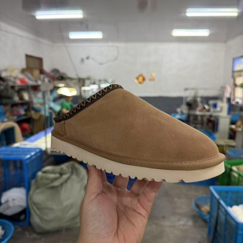 New Winter Slippers for Women, Thin-Soled Snow Boots, Outdoor Two-Wear Fleece-Lined Warm Shoes, Toe-Toe Braided Cowhide Thickeneding