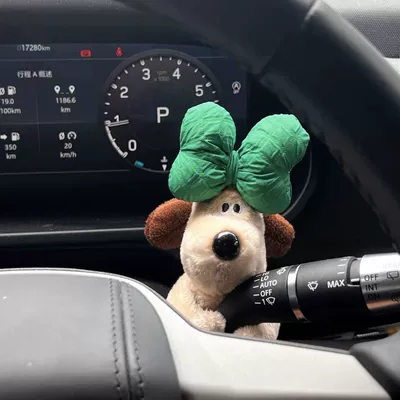 Bear Leader Dog Car | Car ornaments - internet-celebrity-hug-green-bow-dog