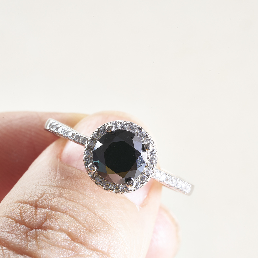 1 quilates de anillo de piedra de moissanita negra simple moda europea y americana caliente certificado de anillo de plata correa