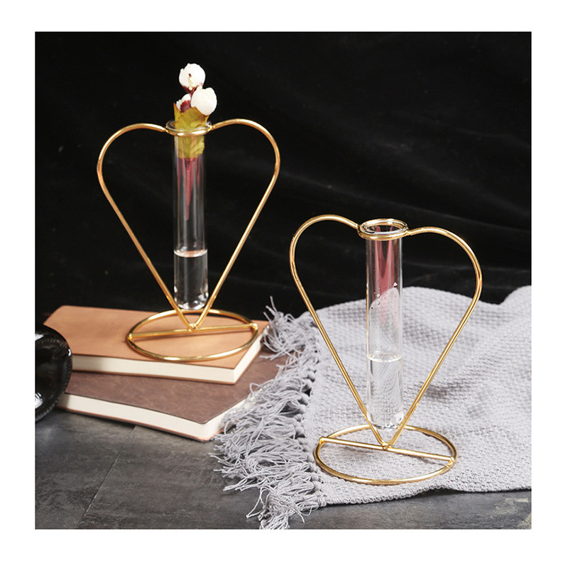 Moda simple metal hierro forjado vidrio florero hidropónico sala de estar decoración floral en forma de corazón botella