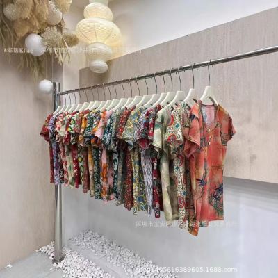 [跑江湖地摊赶集家用10元模式展销会中老年妈妈装早市夜市服装批发]