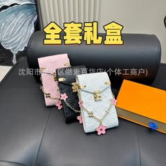 新しいミニレディースバッグ韓国風ファッションショルダーバッグエンボス加工ハイエンド多用途チェーンニッチクロスボディバッグ小さな正方形バッグ