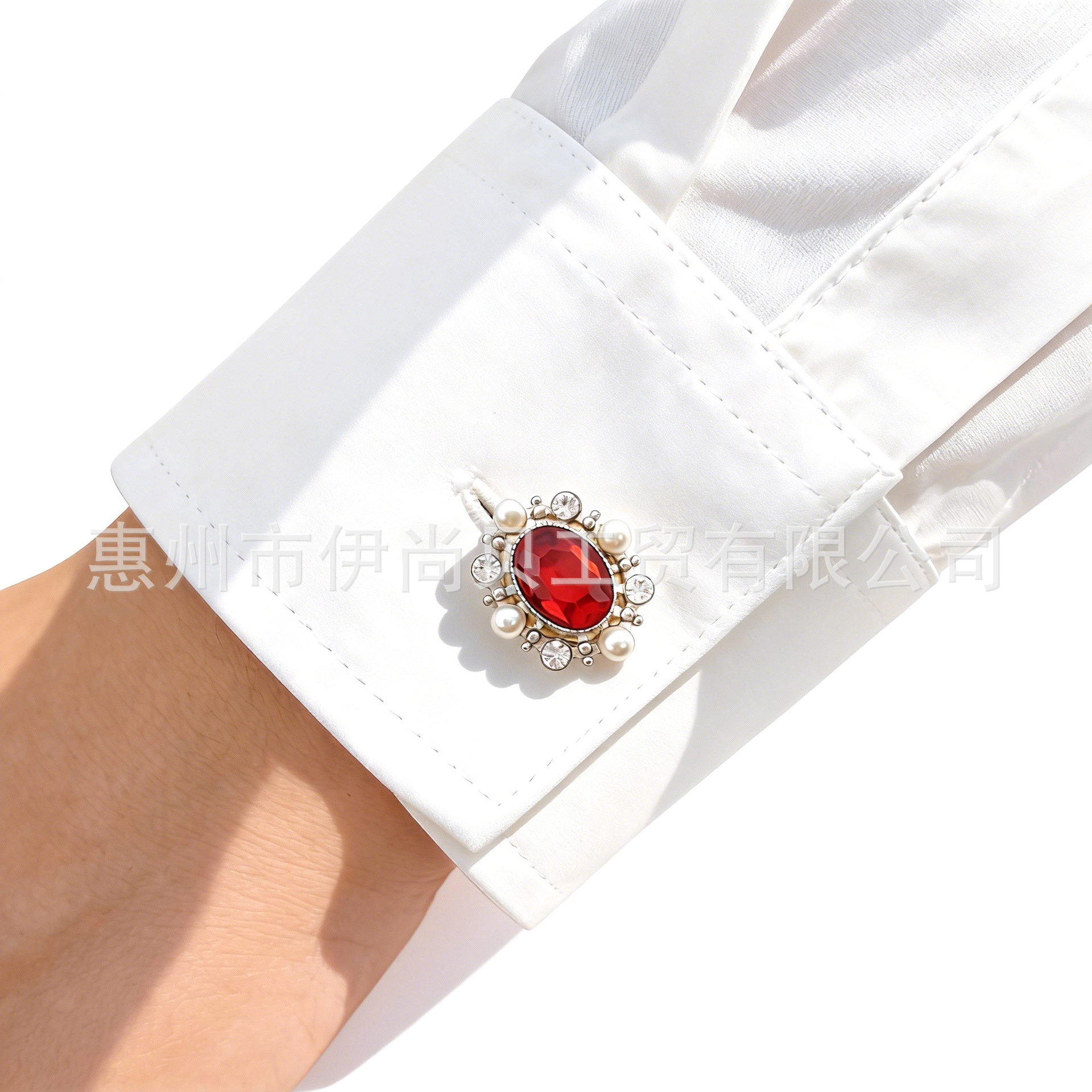 生成背景为白的图片 - 2025-12-14T175201.