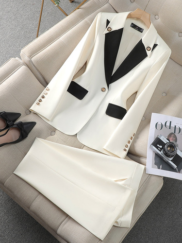 Women's Spring/Autumn Black Suit Jacket for Petite Figures, Niche Professional Wear—Stylish Goddess-Style Flared Pants Set