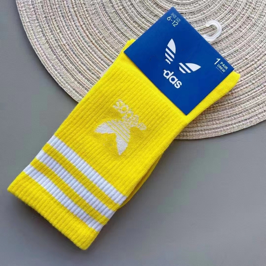 2024 primavera y otoño AGREGAR calcetines de baloncesto deportivos de media pantorrilla de tres hojas de hierba alta marca de moda corriendo calcetines de fútbol