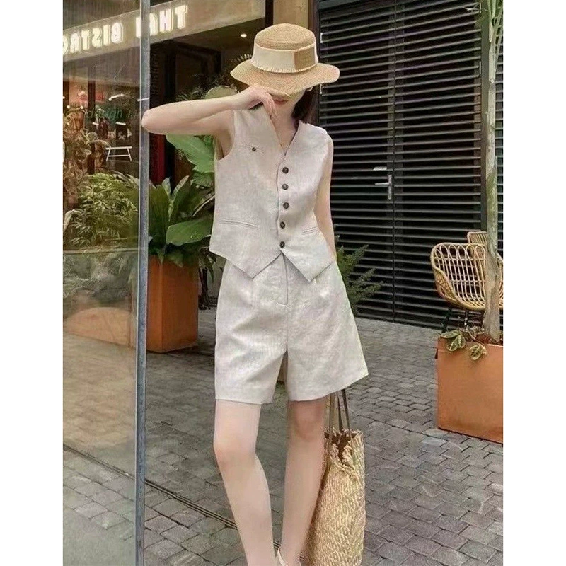 Летний костюм из льна для женщин, Европейская мода 2025, безрукавка + широкие шорты, комплект из двух предметов