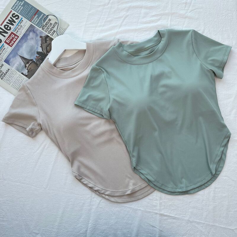 Cooling Short-Sleeved Yoga Clothes with Chest Pads, Soft and Naked-Feeling Waist-Revealing Sports Tops, Slim-Fit Fitness T-Shirts with Super Elasticity