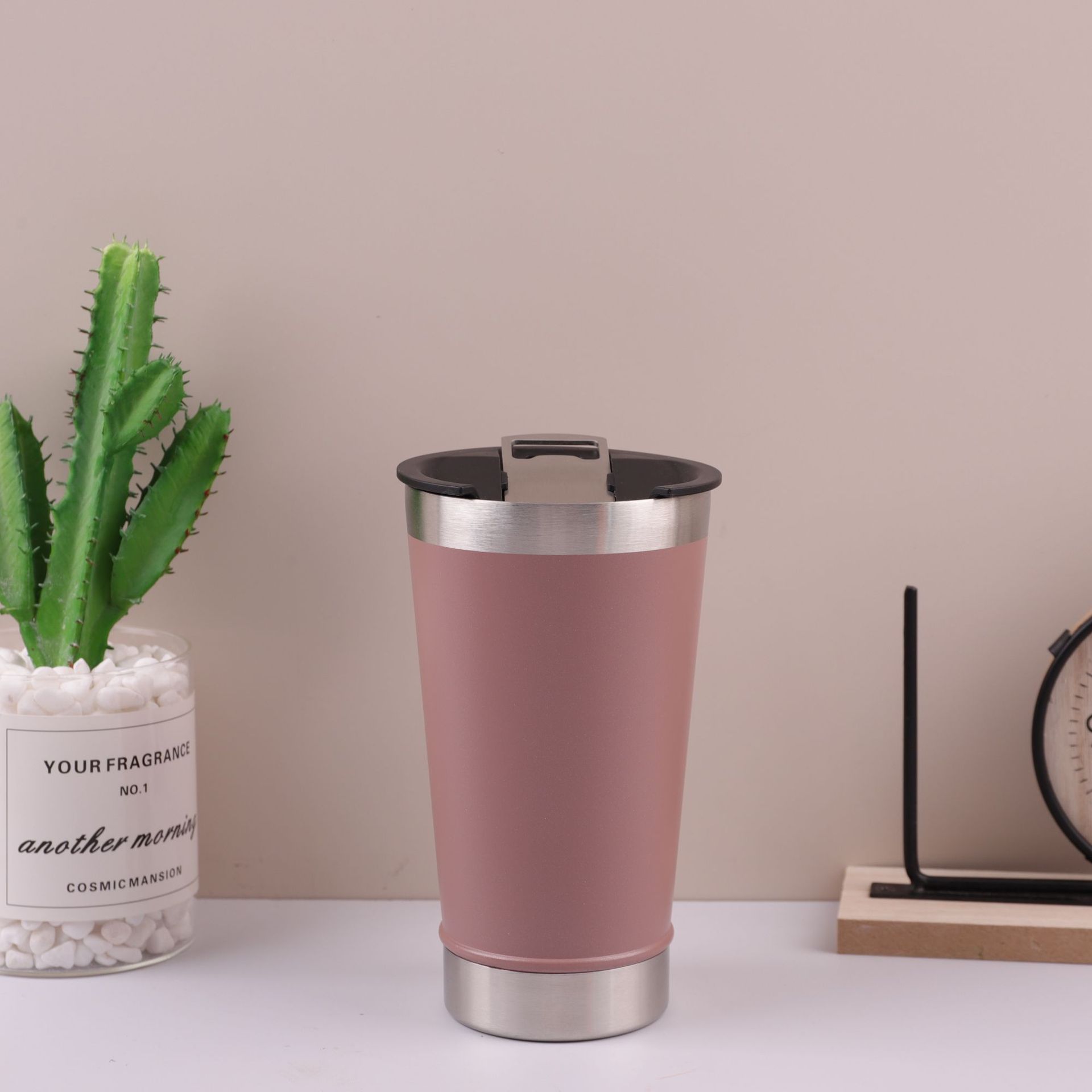 Transfronterizo 304 acero inoxidable taza de aislamiento al vacío 20oz taza de cerveza de aislamiento a largo plazo taza de automóvil con abridor de botellas