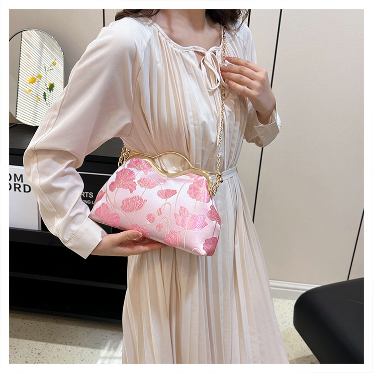 White Grey Pink Cloth Flower Butterfly Evening Bags display picture 5