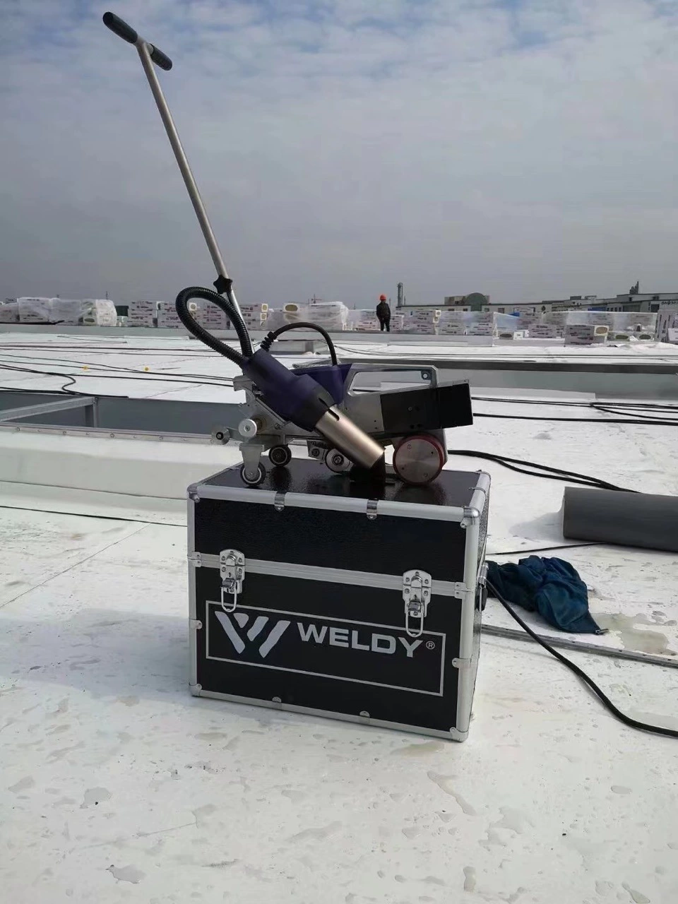 Рекомендуемый водонепроницаемый мембранный сварочный аппарат TPO F40 водонепроницаемый сварочный аппарат