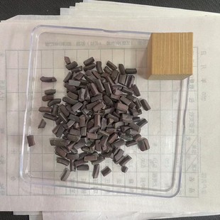 High specific gravity wear-resistant brown abrasive