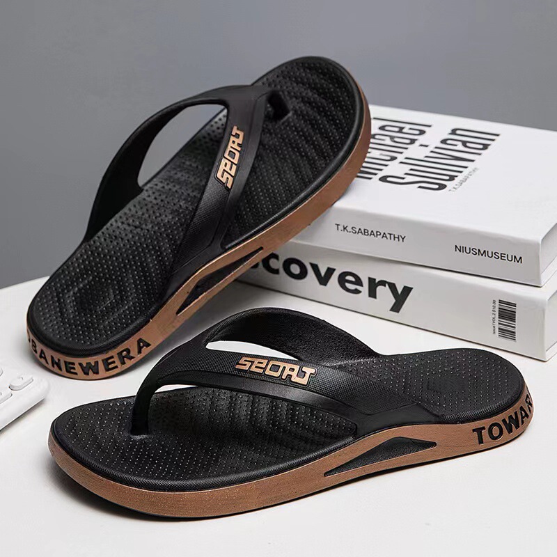 New Simple Flip-Flops for Men, Non-Slip, Fashionable and Casual Flip-Flops for Men, Breathable Beach Sandals Wholesale New Simple Flip-Flops for Men, Non-Slip, Fashionable and Casual Flip-Flops for Men, Breathable Beach Sandals Wholesale