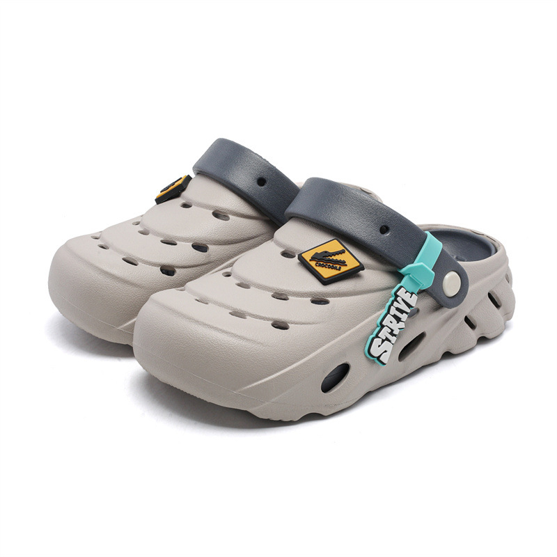 Pisando la mierda, zapatos con agujeros, zapatillas de mujer, zapatos de verano Baotou, zapatos de playa para niñas, sandalias eva al por mayor