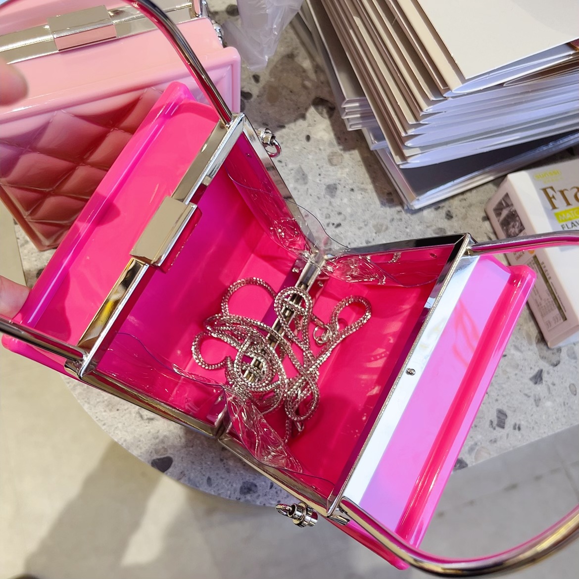 2025 New cross-border foreign trade women's bag, retro chain mini jelly bag opening red envelope box bag undefined