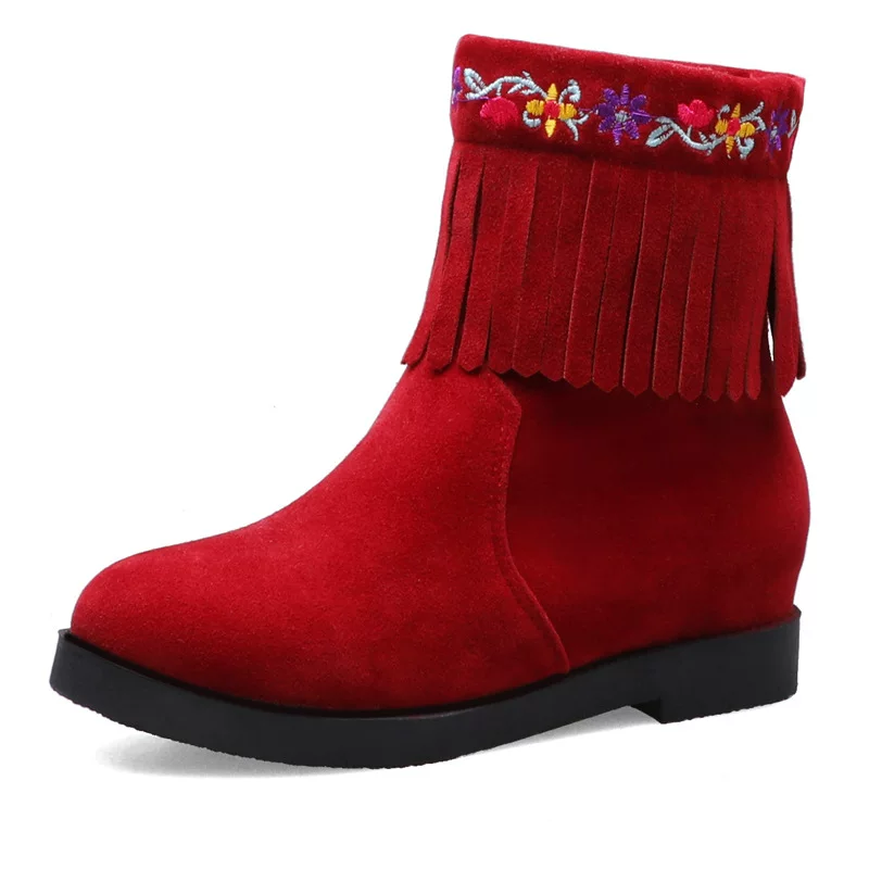 Demi-season low boots for leisure