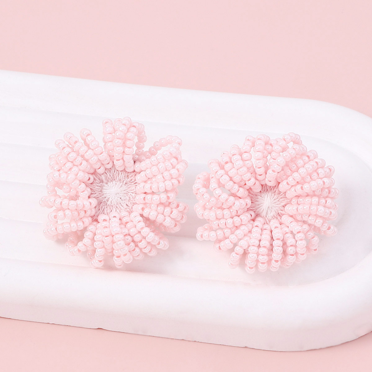 1 Pair Lady Flower Beaded Plastic Resin Earrings display picture 3