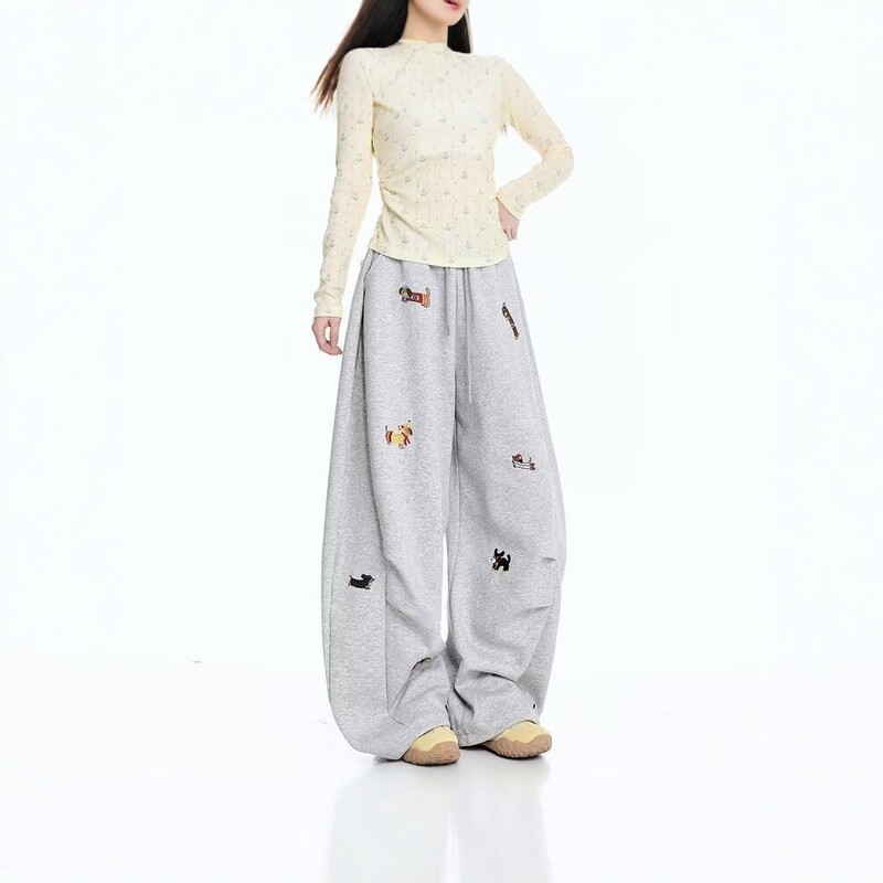 American-style cute dachshund puppy embroidered wide-leg curved sweatpants, unisex, loose straight-leg sports casual pants American-style cute dachshund puppy embroidered wide-leg curved sweatpants, unisex, loose straight-leg sports casual pants