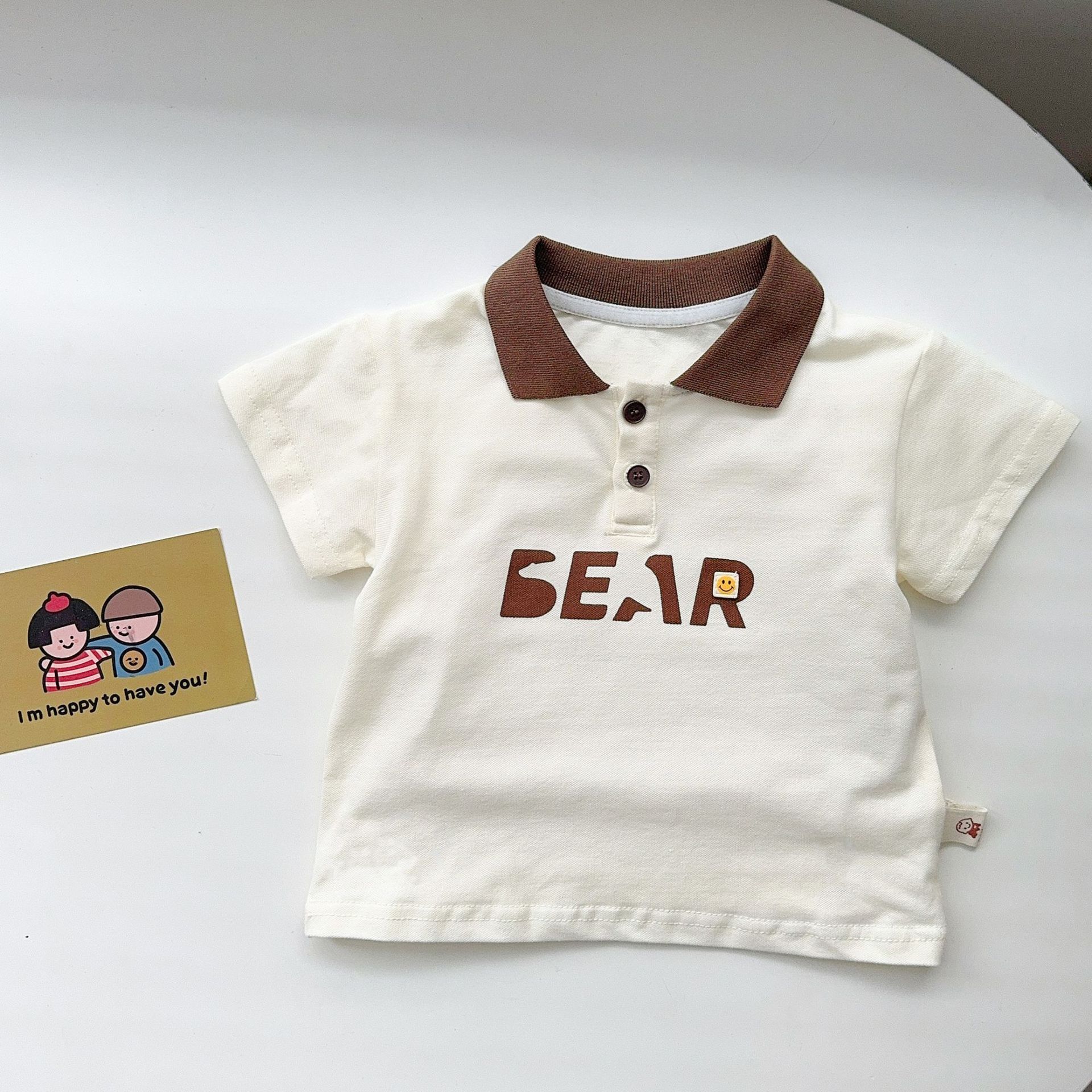 Versión coreana del estilo delgado de verano para bebés de 1 a 3 años, camiseta suelta con letras, traje casual para bebés de todo fósforo para hombres