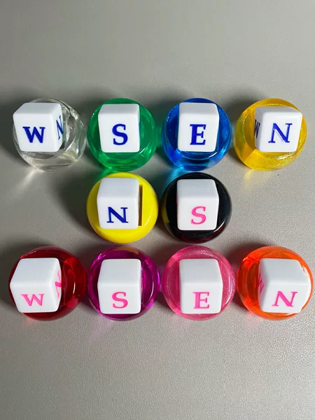 In stock: 22mm Southeast, Northwest, American Mahjong, English ESWN, large-sized wind direction dice, position dice, 44mm wind position dice