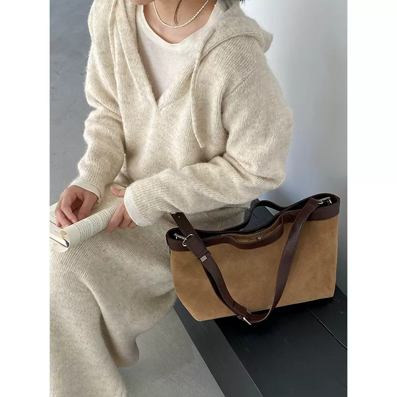 江左 冬季穿搭加厚连帽休闲运动服宽松高级感加绒卫衣裙套装828-1