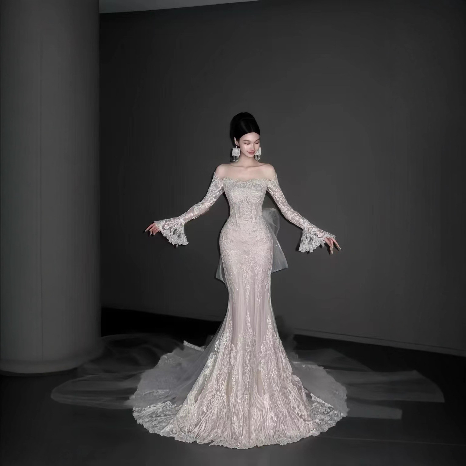 Wedding Dress French One-Shoulder Fishtail Wedding Dress Retro Lace Heavy Embroider with Retro Long Head