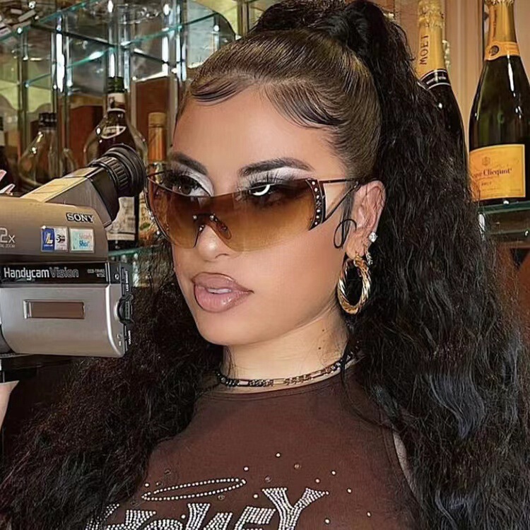 European and American Retro Diamond-encrusted Sunglasses Millennial Medieval Y2K Spice Girls Sunglasses Cross-border Future Technology Sports Sunglasses