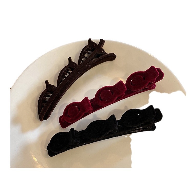 Otoño e Invierno simple Bangs clip lateral flocado trenzado clip de pelo frente horquilla lateral hembra estilo Chanel retro Dama