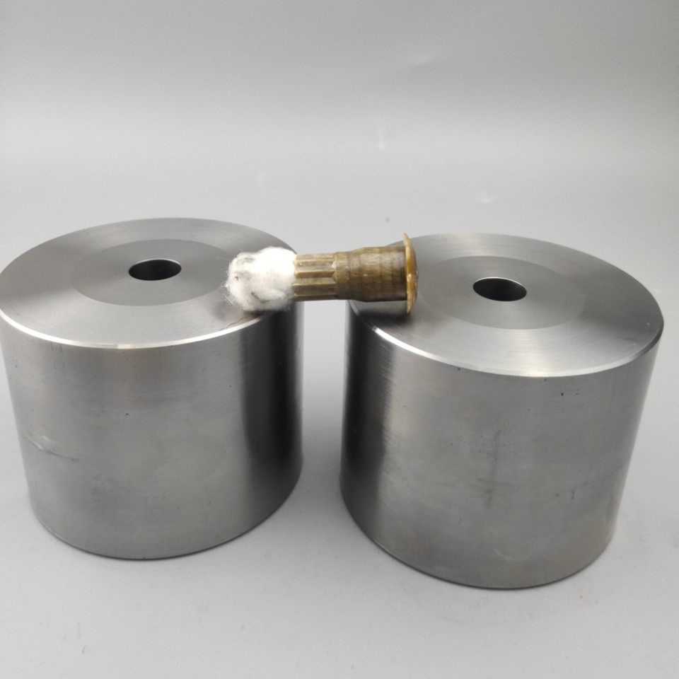 多冲程模具  异型螺丝模具