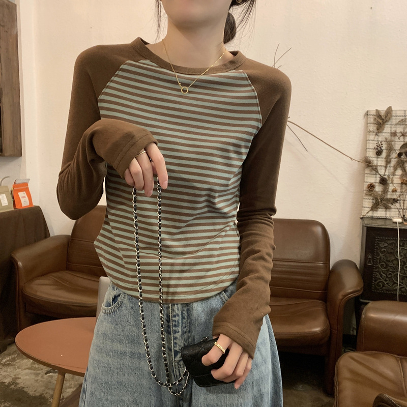 [Double-Sided Brushed Velvet Premium Quality] Striped Long-Sleeved T-Shirt for Women, Autumn and Winter 2024 New Style, Age-Reducing Raglan Sleeves