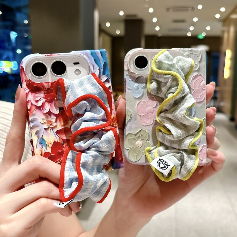 Relief watercolor floral design, suitable for iPhone Duo, checkered fabric wrist strap phone case, Apple foldable screen anti-drop protective case