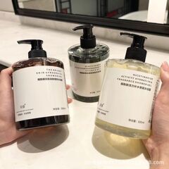 Tik Tok人気のナイアシンアミドケアセット、香り長持ちするシャワージェル、スムースシャンプーとコンディショナーセット