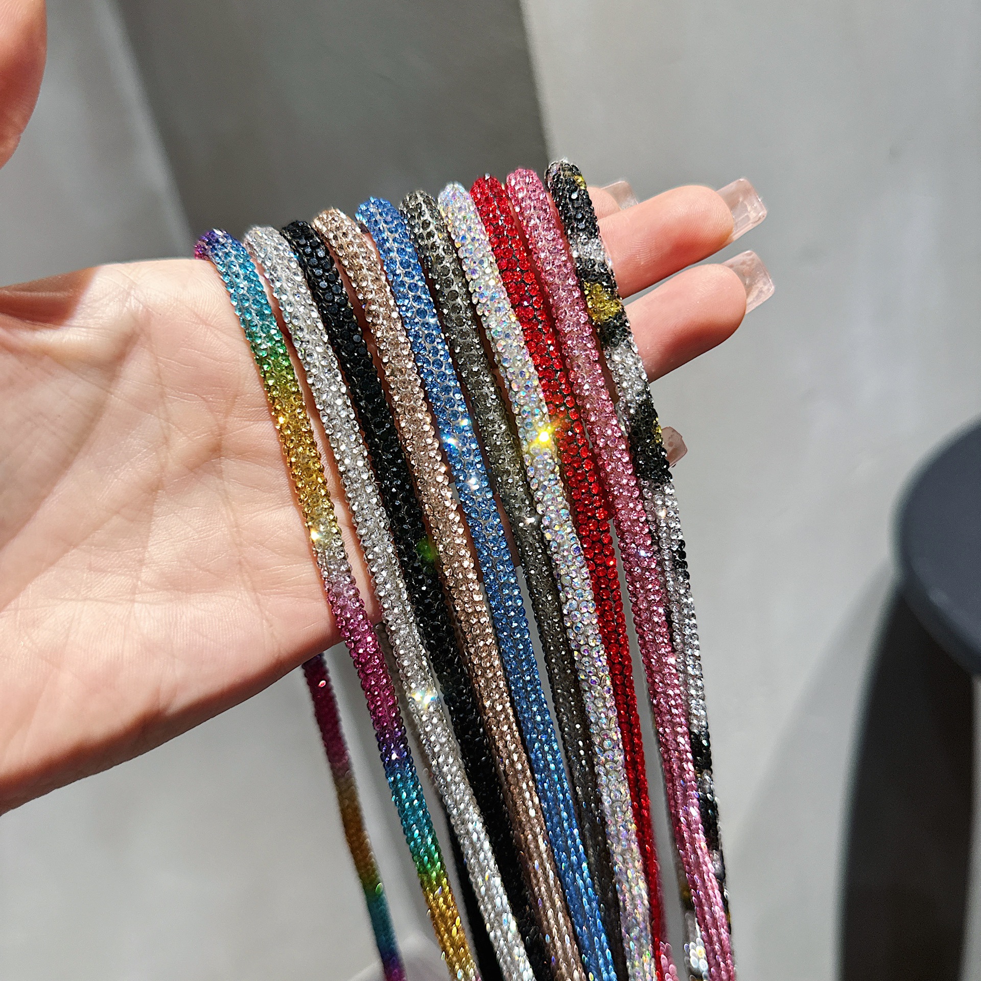 Lujo ligero color diamante de lujo brazalete larga cuerda de teléfono móvil colgante colgante de alta calidad colgante duradero