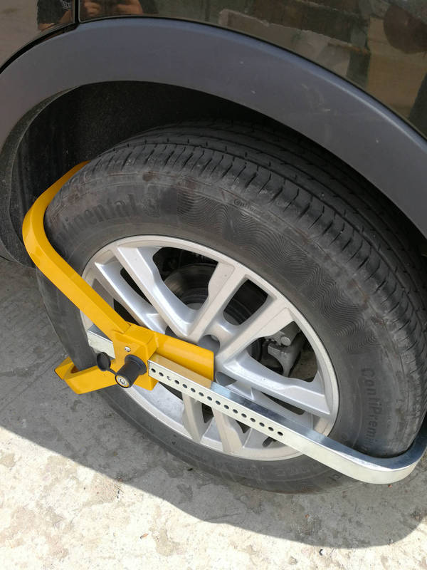 車のロッククリップ、ホイールロック、SUVロック、三叉式駐車ロック、吸盤付きホイールロック、卸売盗難防止グッズ|undefined