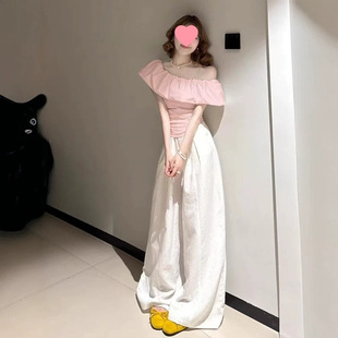 ��ɫ���ؽ^��¶��һ�ּ�С���¶����nϵŮ�ļ�����Ư���OӋ��С��