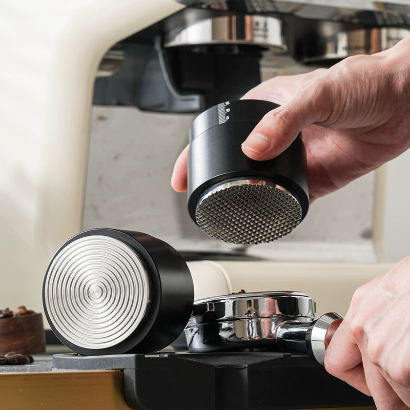 Итальянский трамбовщик для кофе на заказ от производителя, многофункциональный трамбовщик 2-в-1 с постоянным давлением, трамбовщик для распределения порошка, три в одном.