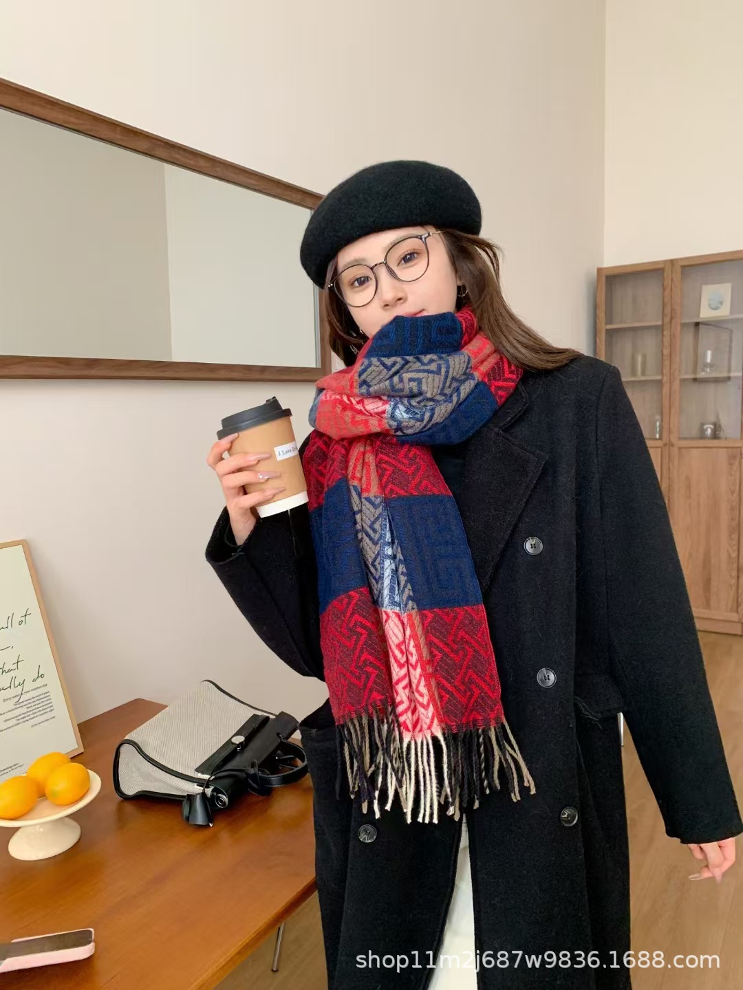 Nueva bufandas de invierno coreana de color imitación de cachemira gruesa manteniendo el calentamiento del chal de cuadrilátero de doble propósito de pareja retro buñuelo