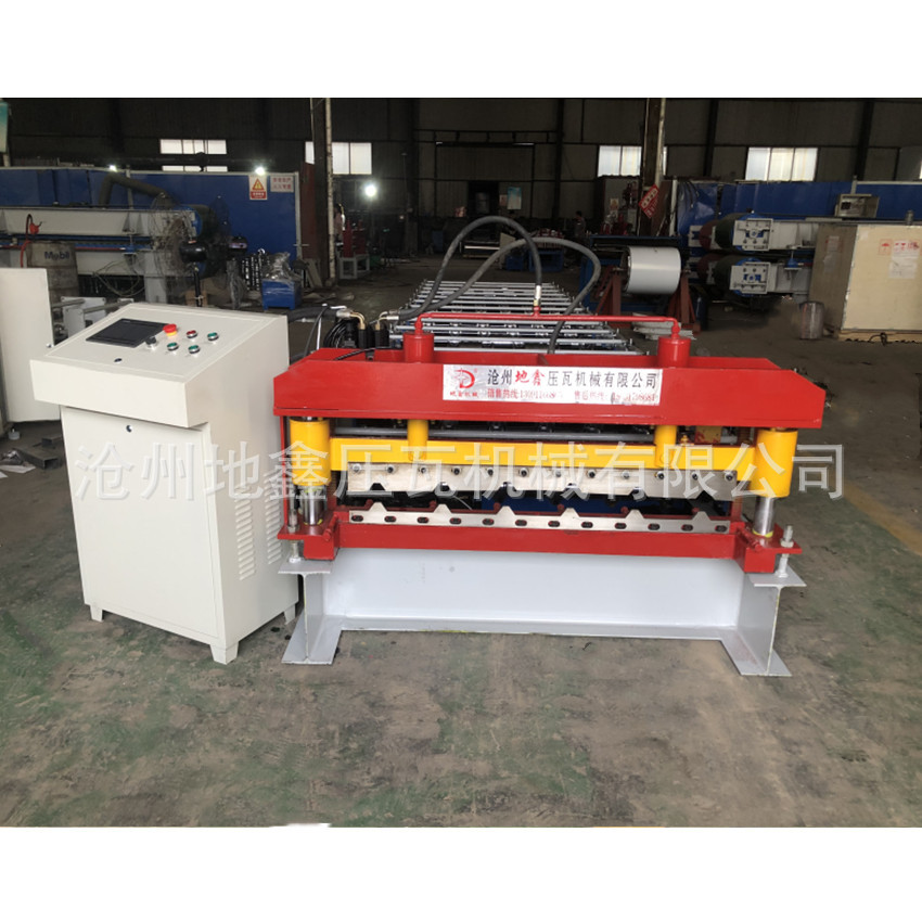 压瓦机彩钢瓦设备 冷弯成型设备 地鑫压瓦机 屋顶板装饰 建筑行业